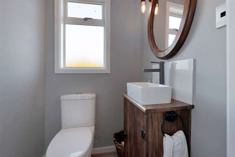 63 Batten Grove The Pines Beach_16