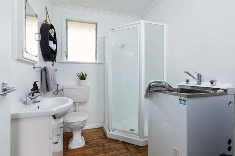 2/1034a New North Road Mount Albert_11