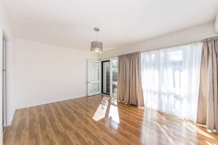 2/1 Glen Road Browns Bay_6