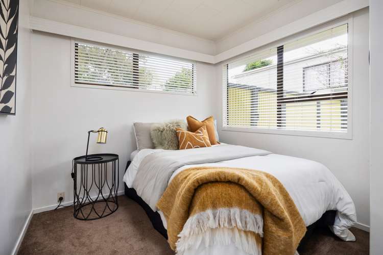 2/18 Willcott Street Mount Albert_10