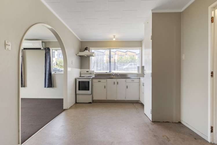 21 Hewlett Road Massey_1