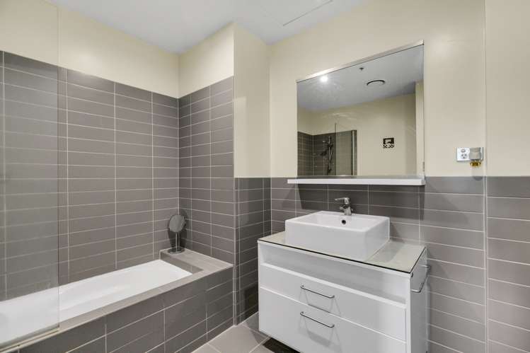 612/30 Beach Road Auckland Central_6