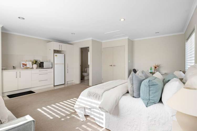 218 Murphys Road Flat Bush_16