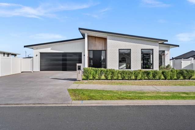 Affordable coastal luxury - must sell