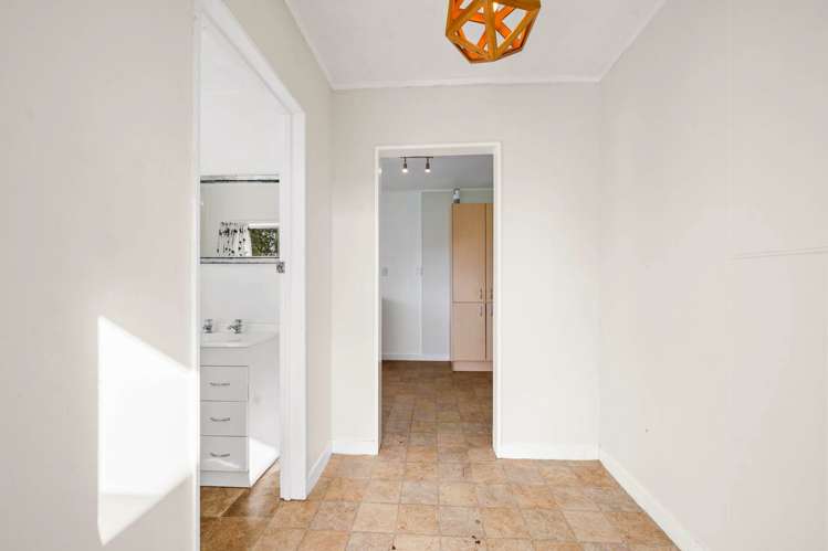 21 Runuku Grove Turangi_5