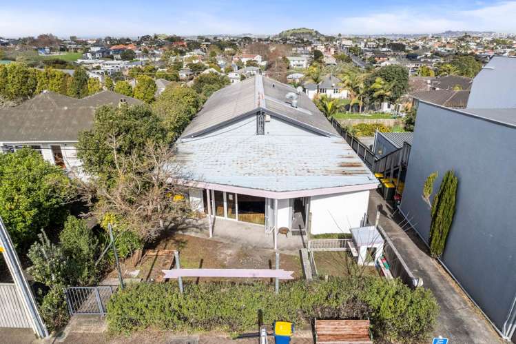 13 Williamson Avenue Belmont_5