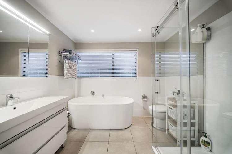 12 George Laurenson Lane Mount Roskill_16