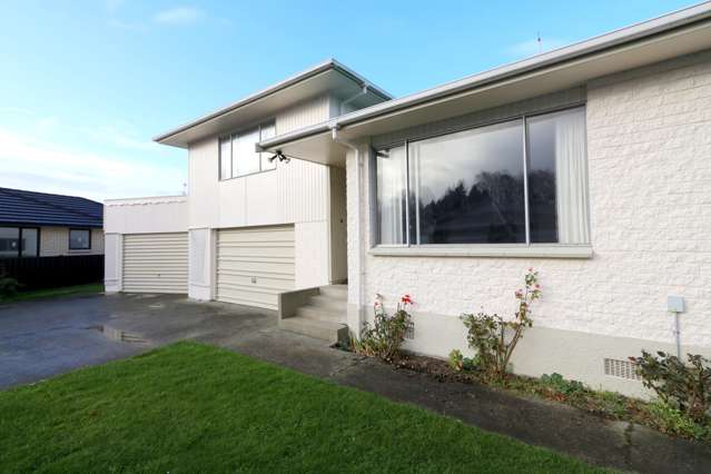 209 Queens Drive Windsor_1