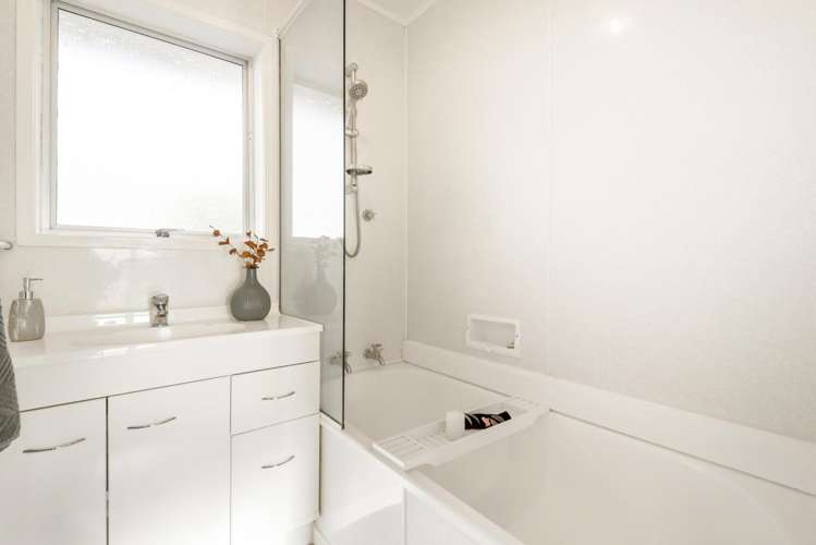 2/110 Hillside Road Glenfield_7