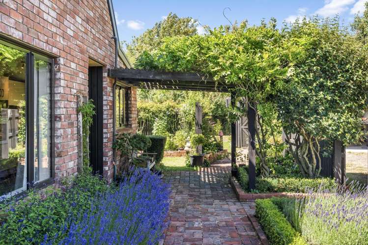 1644 North Eyre Road West Eyreton_17