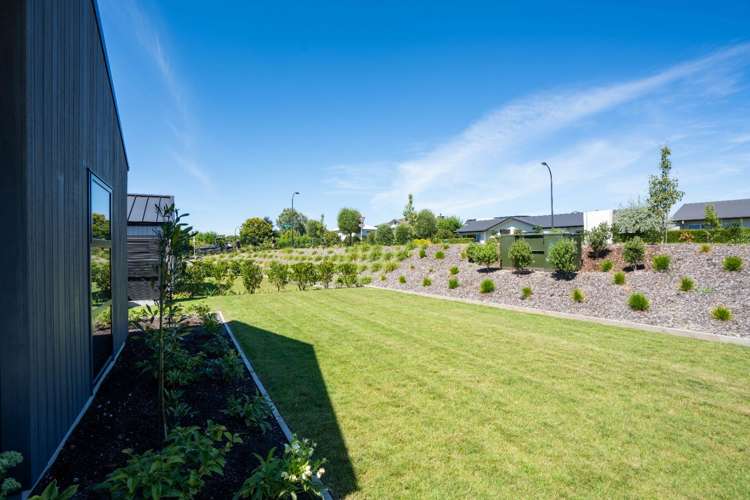 2 Sienna Way 2772_17