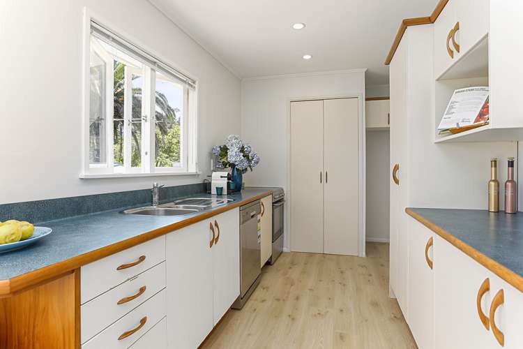 13 Ragley Street Titirangi_8