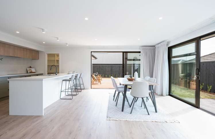 32 Cupola Crescent_5