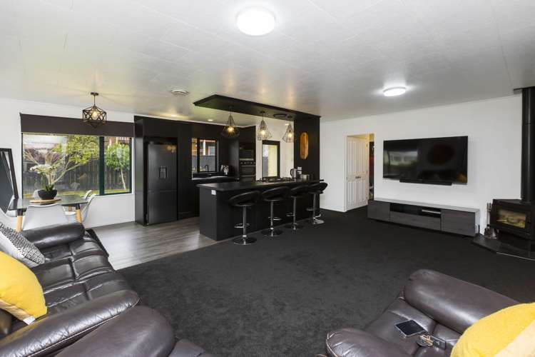 2 Monarch Grove Maoribank_7