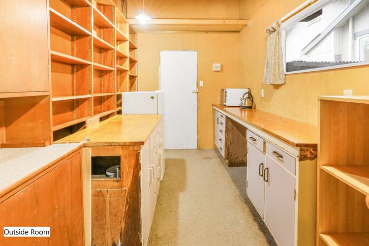 83 East Street Enderley_19