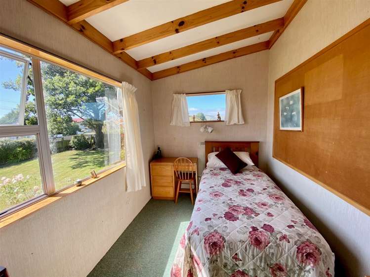 11 Macandrew Street Owaka_21