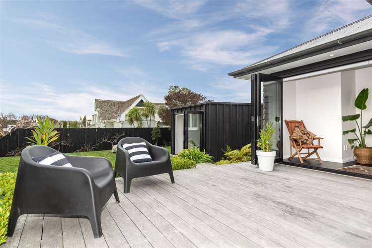 29 Main Road Redcliffs_15