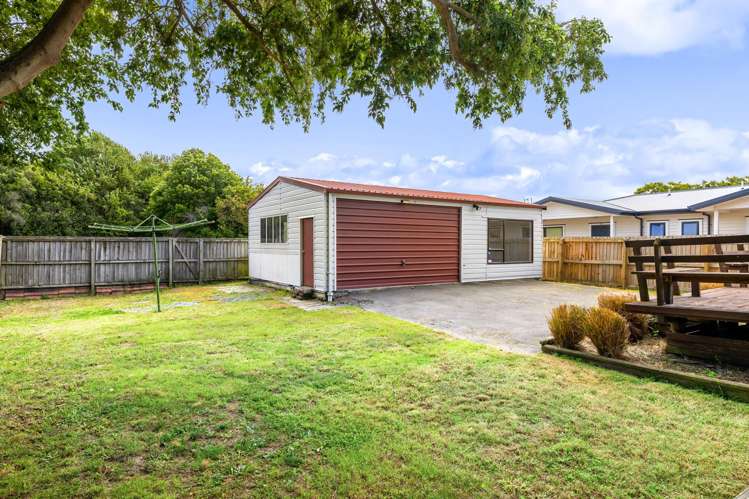 27 Denniston Crescent Redwood_15