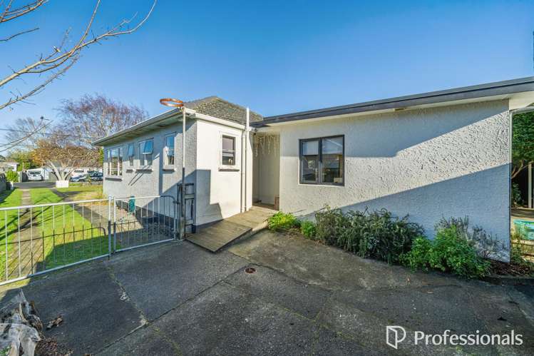 18 Burden Avenue Wainuiomata_6
