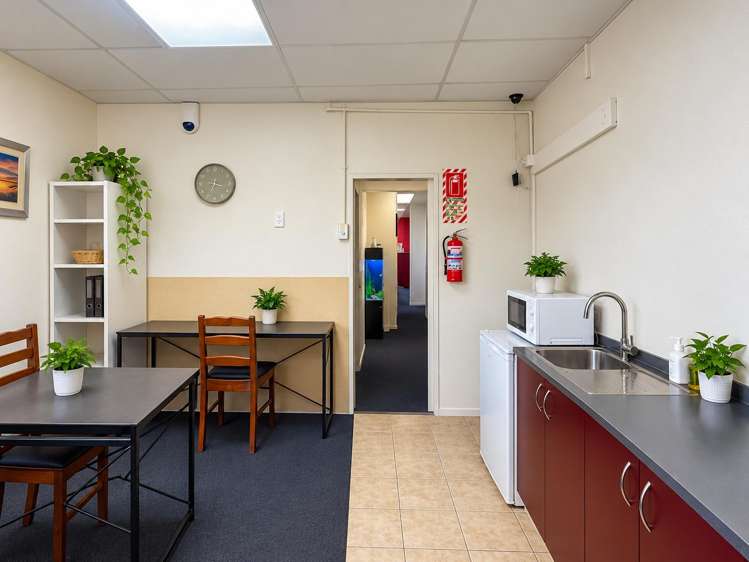 5/2 Amera Place Huntington Park_6