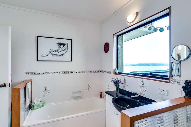 2/3 Lighthouse Road Bluff Hill_10