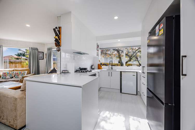 5A Busby Street Blockhouse Bay_12