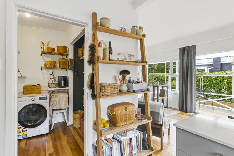 1/52 Matatua Road Raumati Beach_5