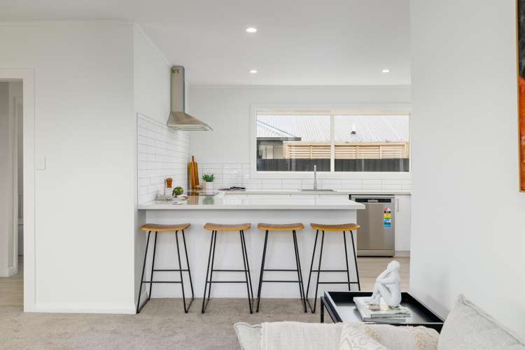 6 Lake Terrace Road Burwood_3