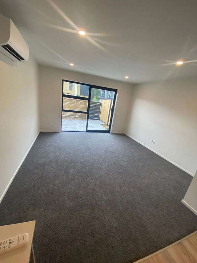 Chic 2BR Townhouse in Wainuiomata!