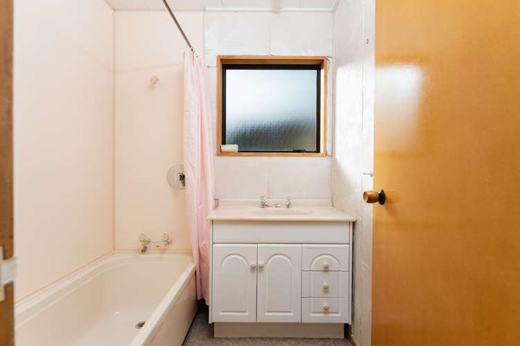 26 Clariton Avenue Green Island_8