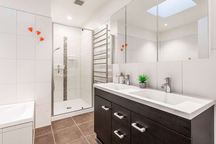 6 Sunnyview Road Greenhithe_17