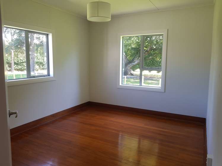 1249 Lakeside Road Milton_10