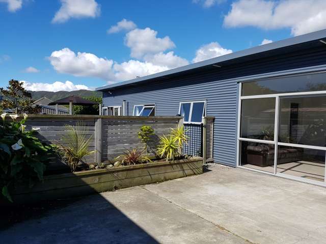 2/106 Wainuiomata Road Wainuiomata_1