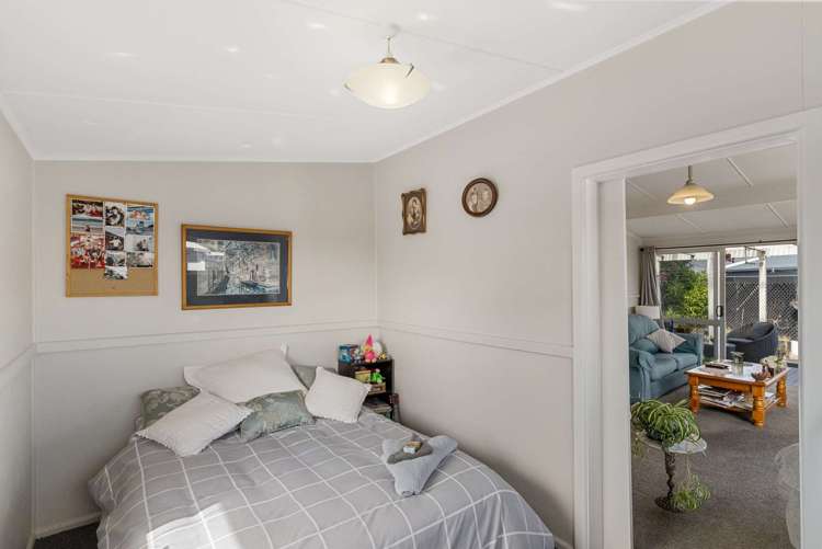 23 Holton Road Amberley_12