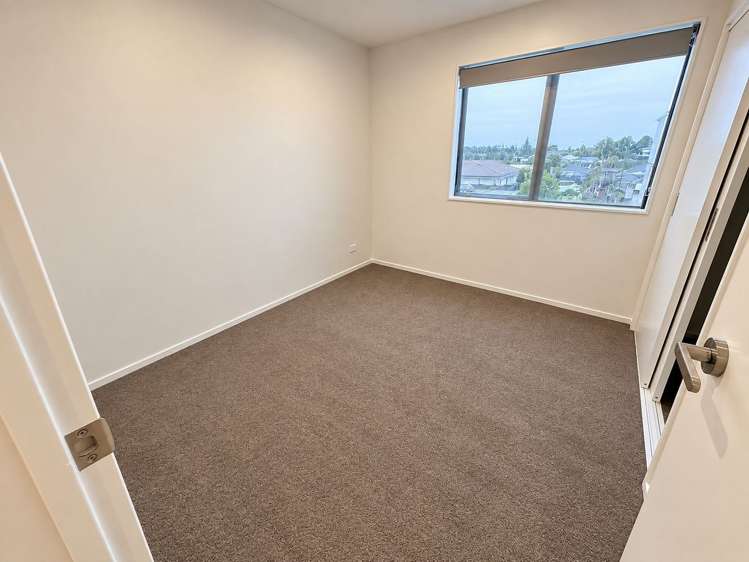 48 Selo Street Glen Eden_17