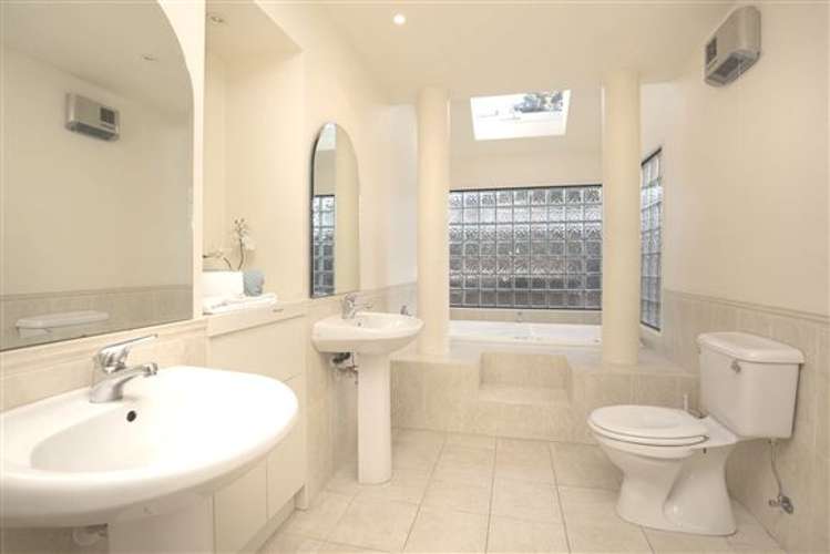 26 Dale Street Albert Town_10