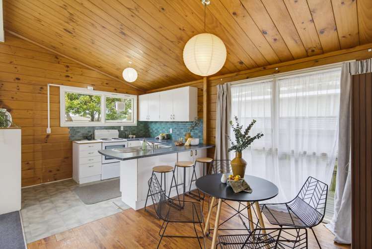 10 Bahama Crescent Paraparaumu Beach_7