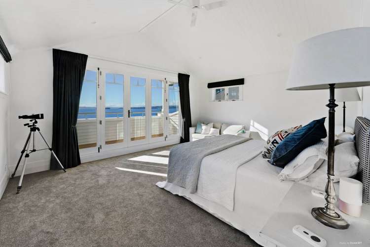 52 Marine Parade Mellons Bay_28