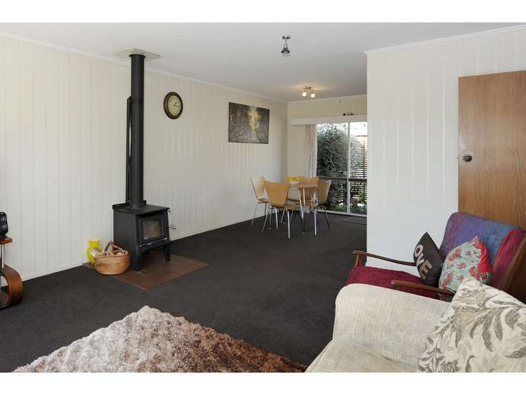 2/11 Lichfield Street Stoke_4