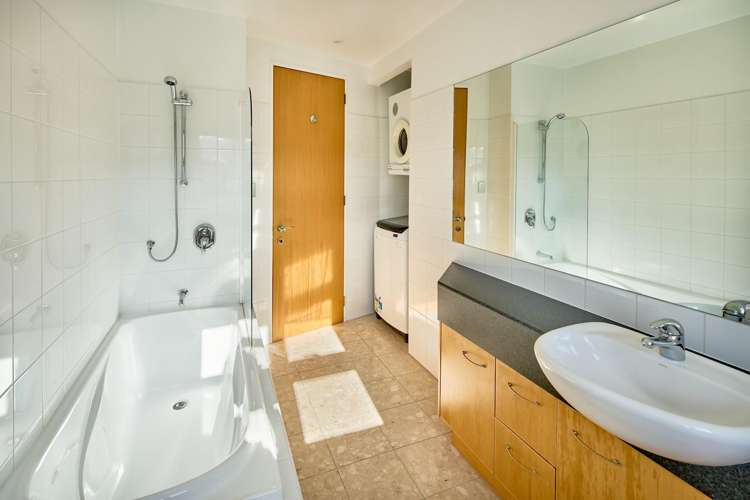 3/125 Thorndon Quay Pipitea_11