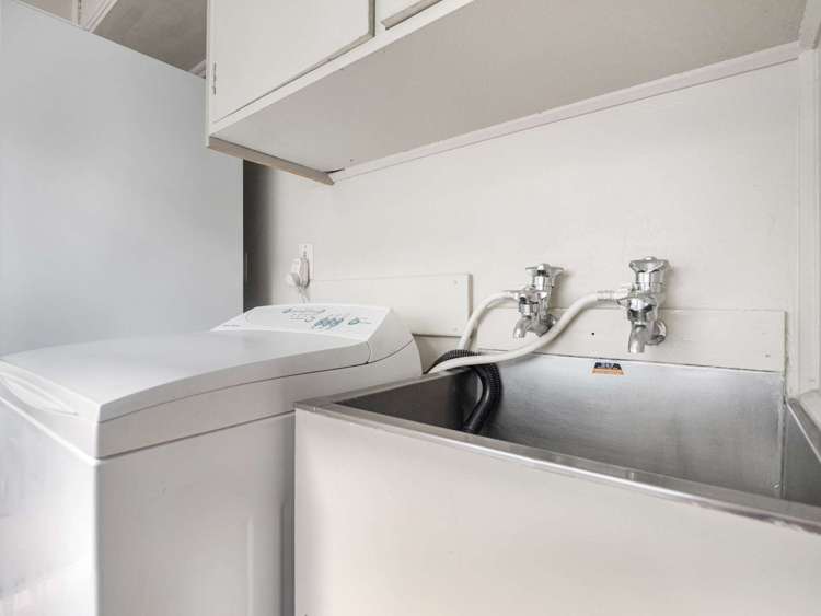 2/100 River Road Hamilton East_14