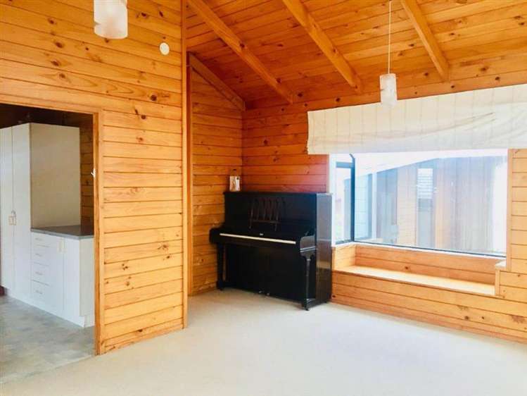 24 Miriam Corban Heights Henderson_5