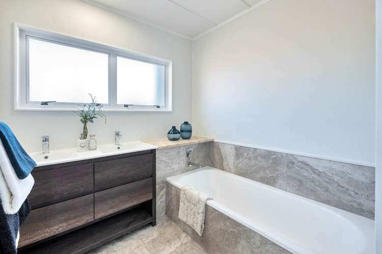 1222 New North Road Mount Albert_13