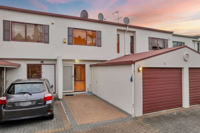 Refreshed & Renovated Entry Level Home in Cent...