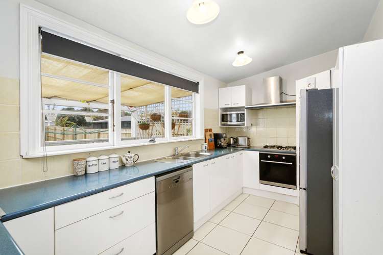 49 Awamutu Grove Waiwhetu_8