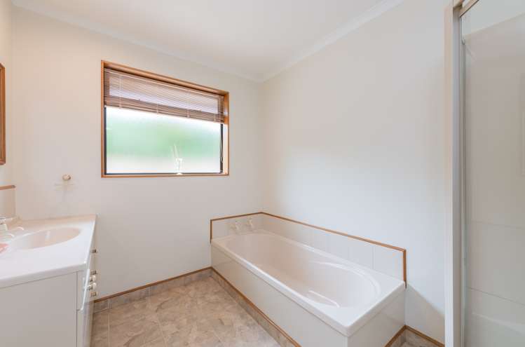 39 Malthouse Crescent Brightwater_18