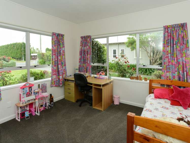 708 Murdoch Road East Akina_12