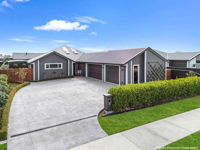 Stylish Living with Triple Garaging