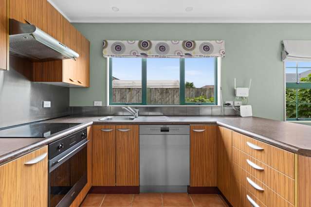 199 Frimley Oaks Frimley_3