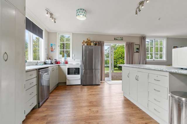 495 High Street South Carterton_3